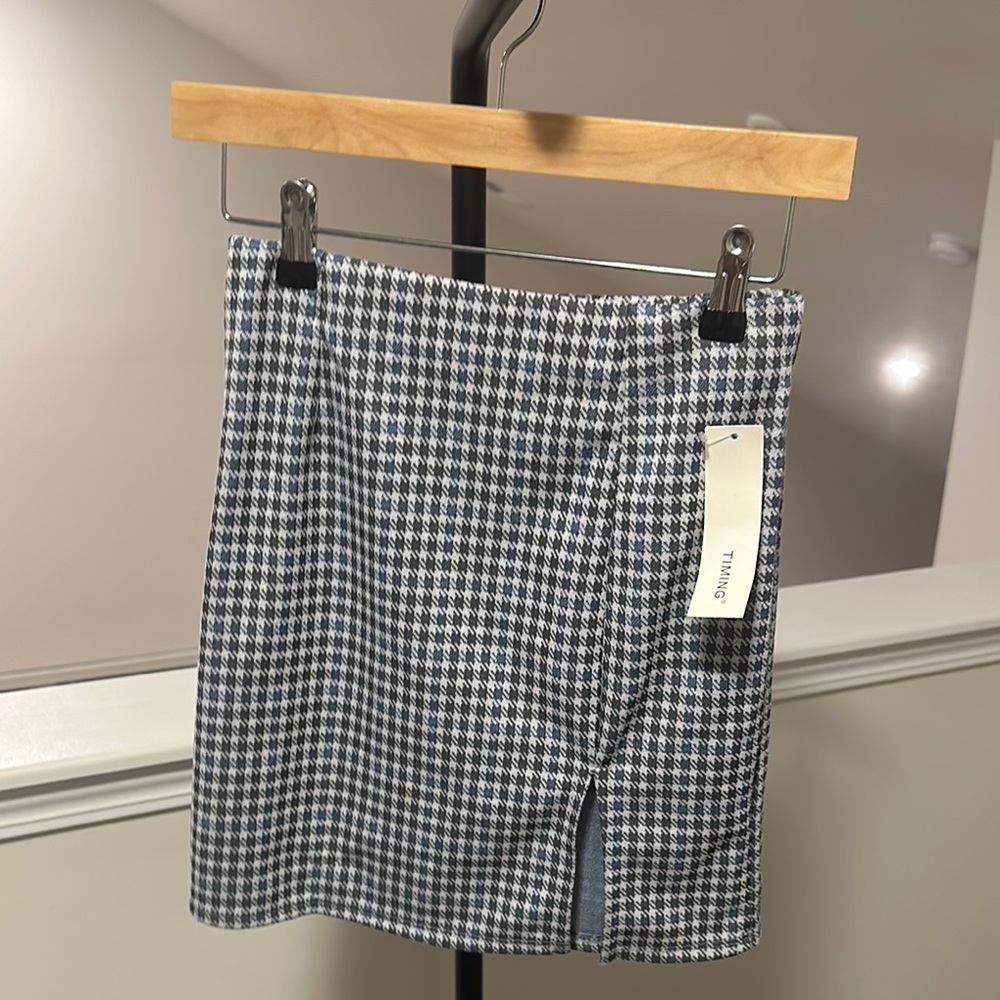 Houndstooth Skirt in Black and White